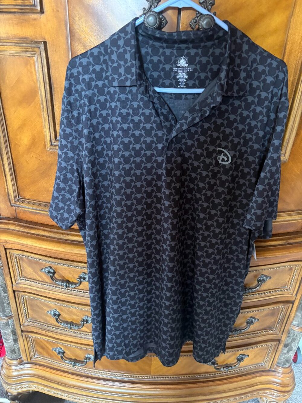 Disney Men's Black and gray Golf Shirt, Sixe XL, NWT